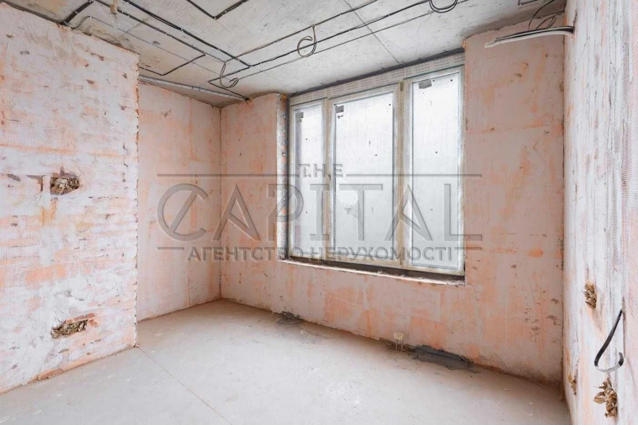 Wonderful view! Selling a 3-bedroom apartment WITHOUT renovation