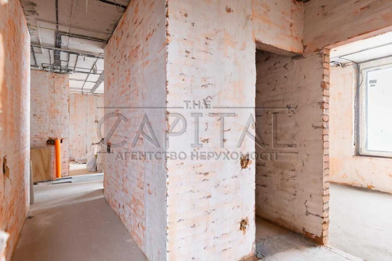 Wonderful view! Selling a 3-bedroom apartment WITHOUT renovation