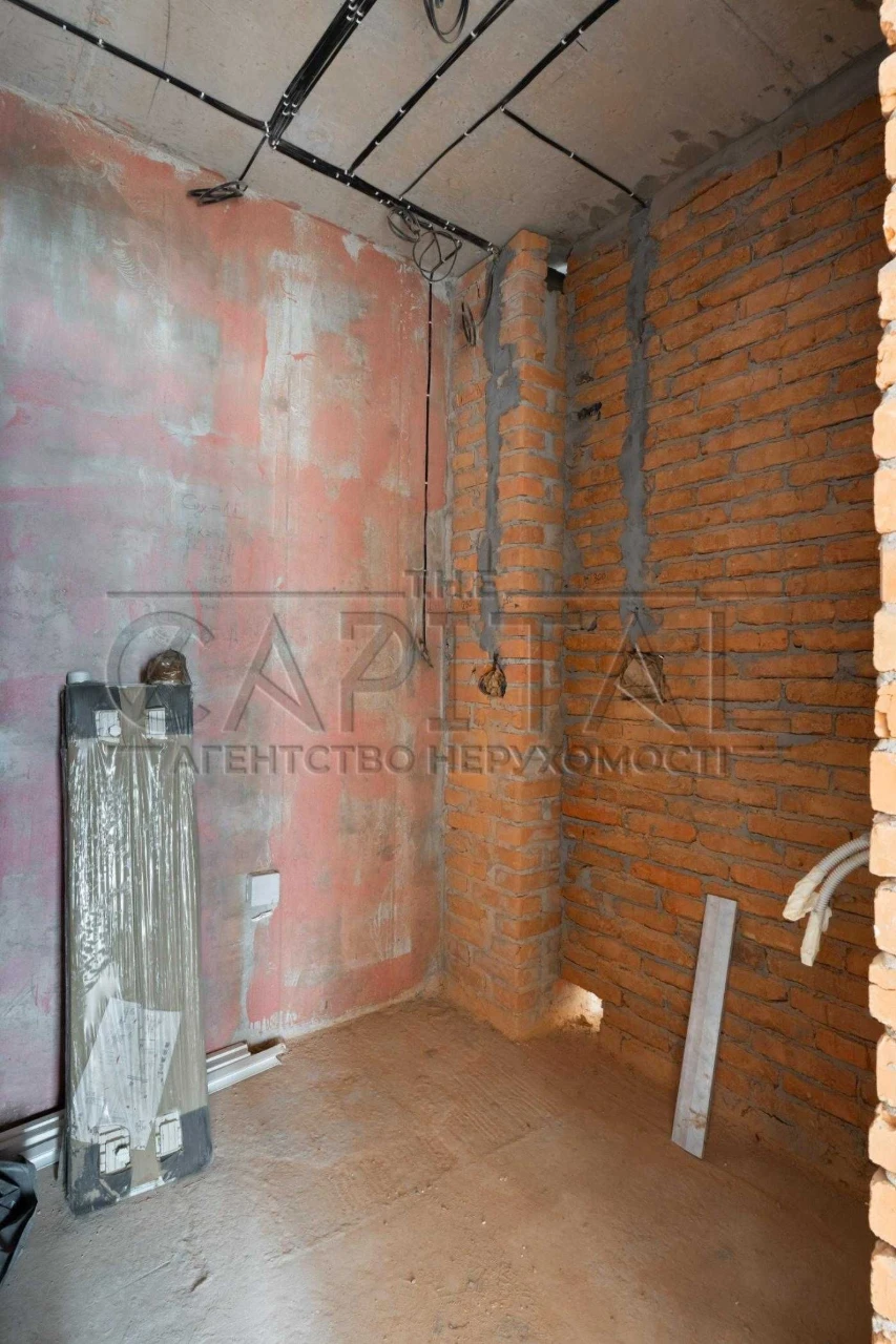 Wonderful view! Selling a 3-bedroom apartment WITHOUT renovation