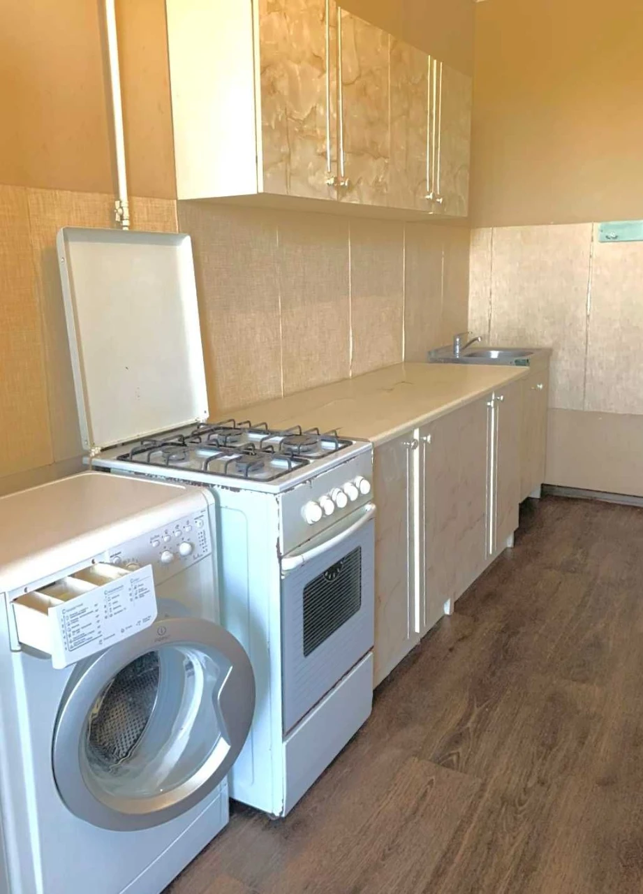 Spacious 1-bedroom apartment in Cheremushki, 48.5 m², gas house