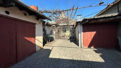 House on Slobodke — Quiet Street, 2 Garages and a Spacious Yard