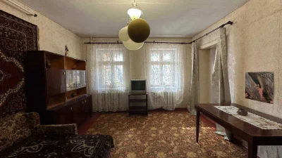 House on Slobodke — Quiet Street, 2 Garages and a Spacious Yard