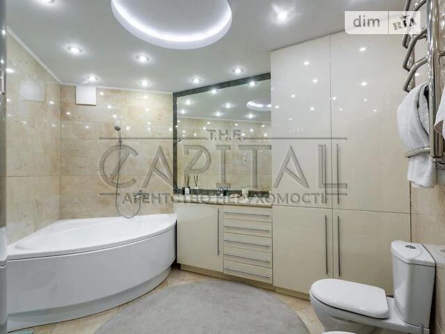 Sale of 4-room apartment 163 sq. m on Holosiivskyi Avenue 30-B •
