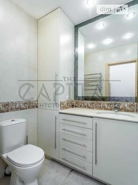 Sale of 4-room apartment 163 sq. m on Holosiivskyi Avenue 30-B •