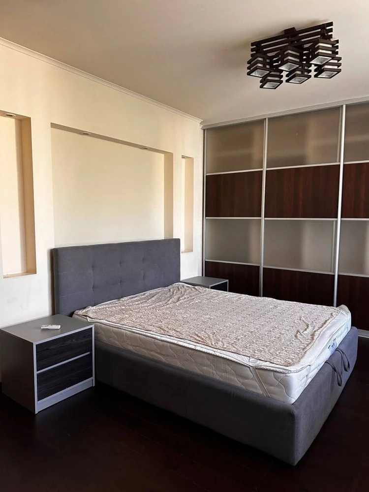 Sale of townhouse with renovation in the city center