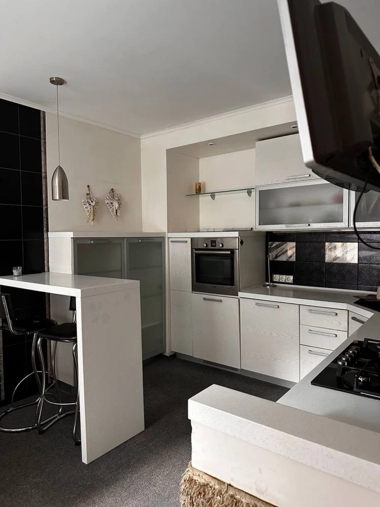 Sale of townhouse with renovation in the city center