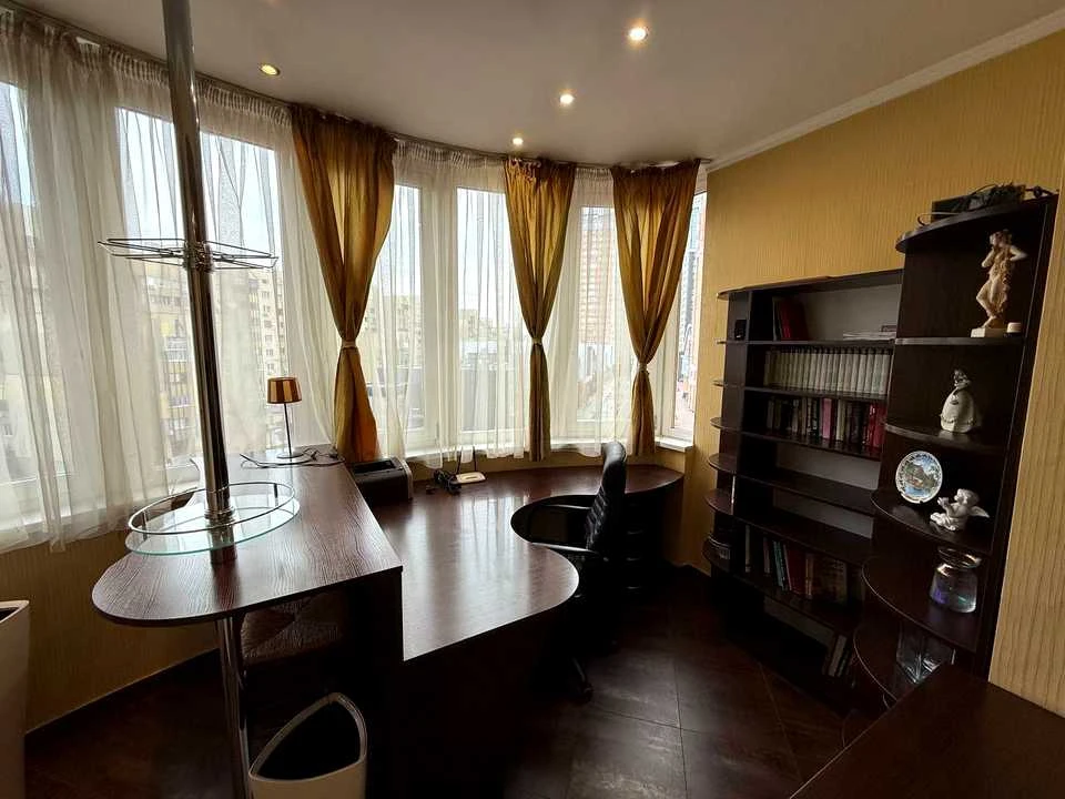 Квартира. Київ, вулиця Левка Лук'яненка