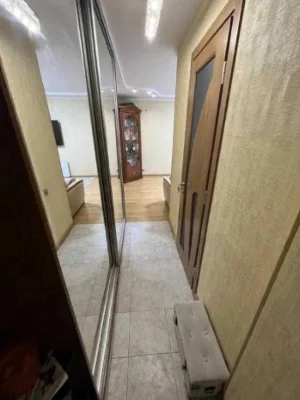 Apartment for Sale: 2-Room Apartment near "Class" on Tractor Builders Avenue