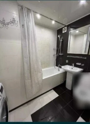 Apartment for Sale: 2-Room Apartment near "Class" on Tractor Builders Avenue