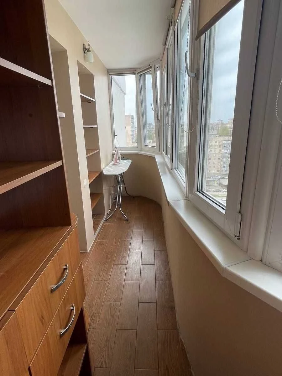 3-bedroom apartment with renovation and parking space