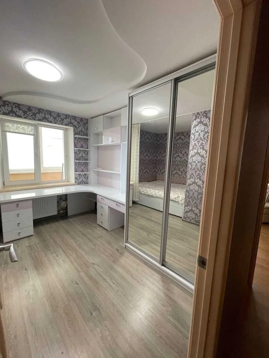 3-bedroom apartment with renovation and parking space