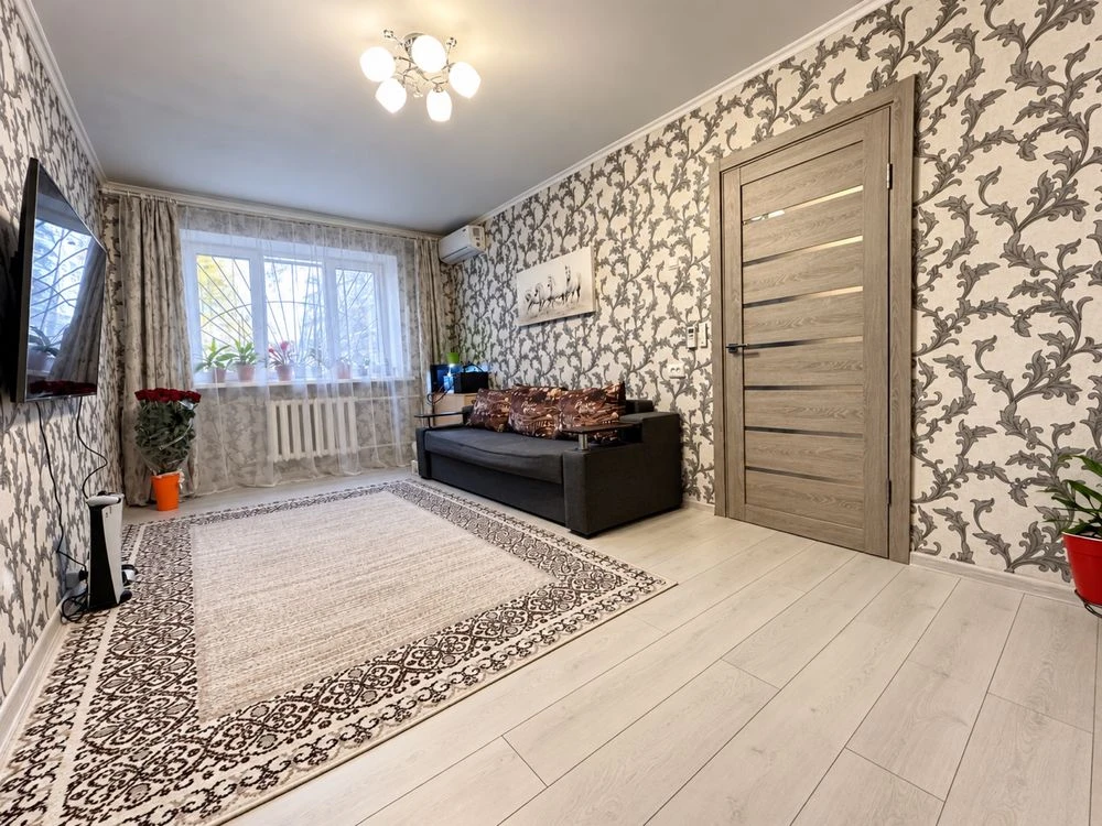 3-комнатная квартира 58 м² на 7 станции "Фонтан"