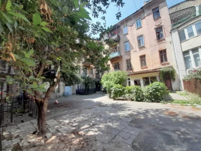 For Sale – 2-room apartment. Center. Square.