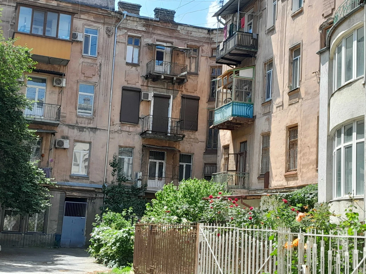 For Sale – 2-room apartment. Center. Square.