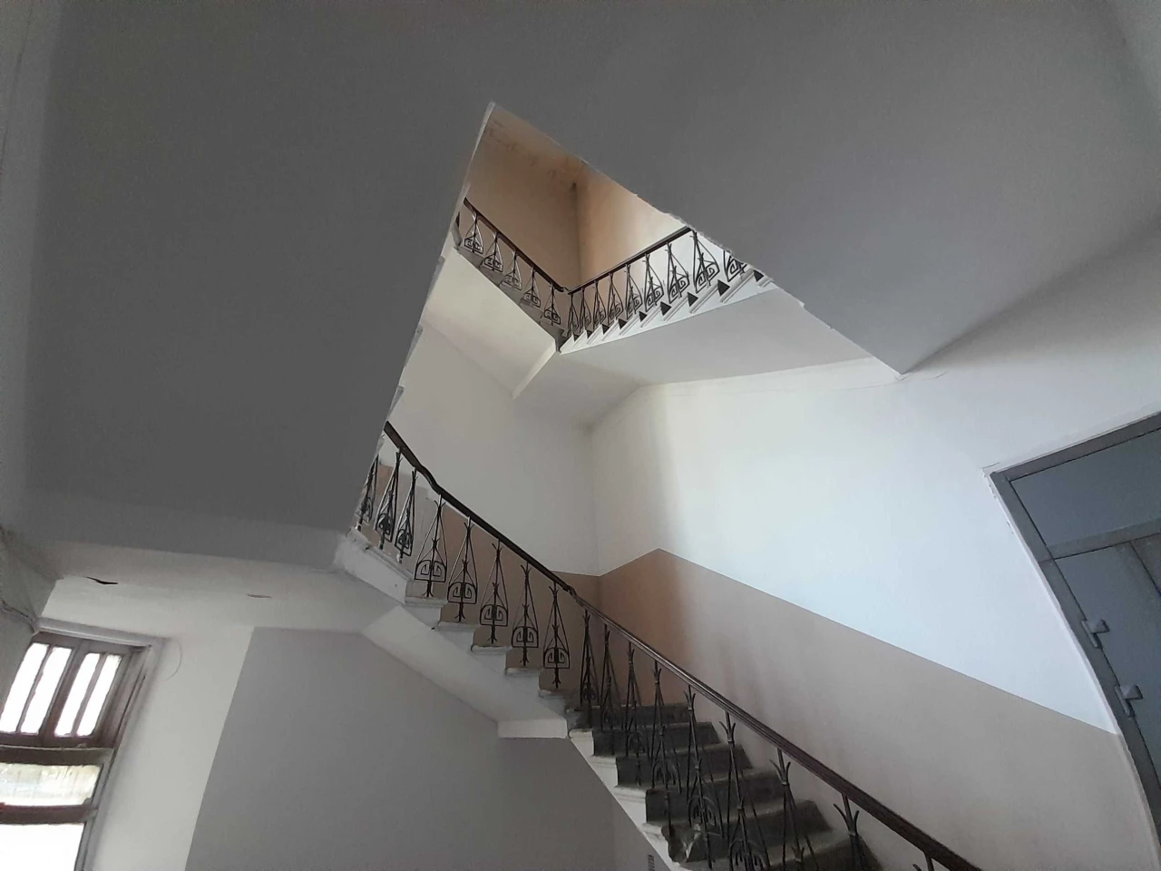 For Sale – 2-room apartment. Center. Square.