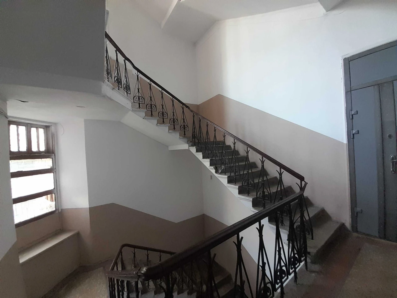 For Sale – 2-room apartment. Center. Square.