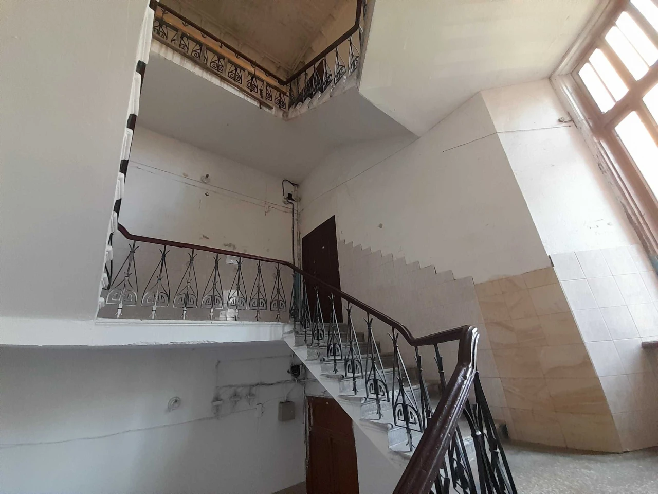 For Sale – 2-room apartment. Center. Square.
