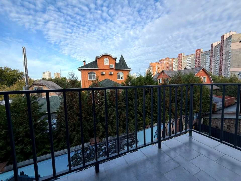 Квартира. Київ, Осіння вулиця