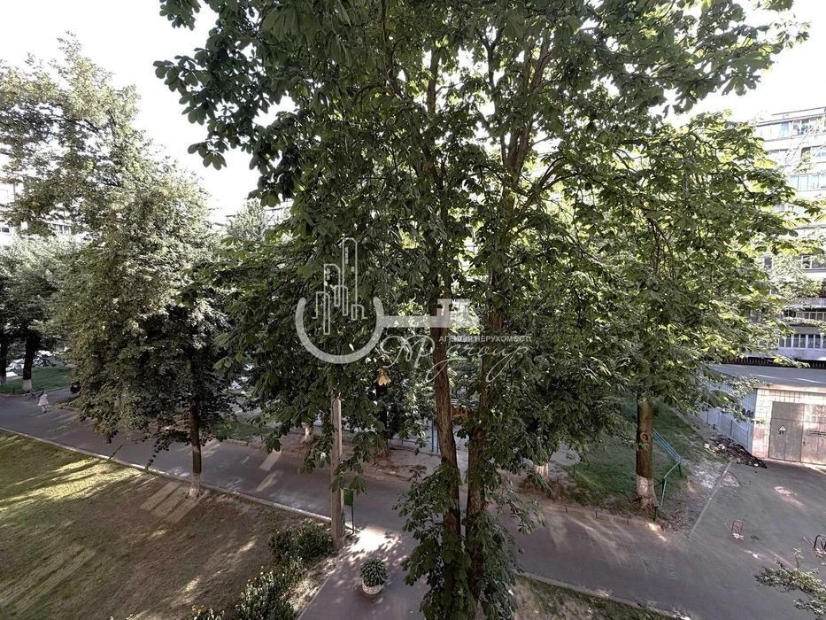 WITHOUT % Selling 2 rooms = 47.5 sq. m. for renovation Kubanskaya Ukrainy, 3