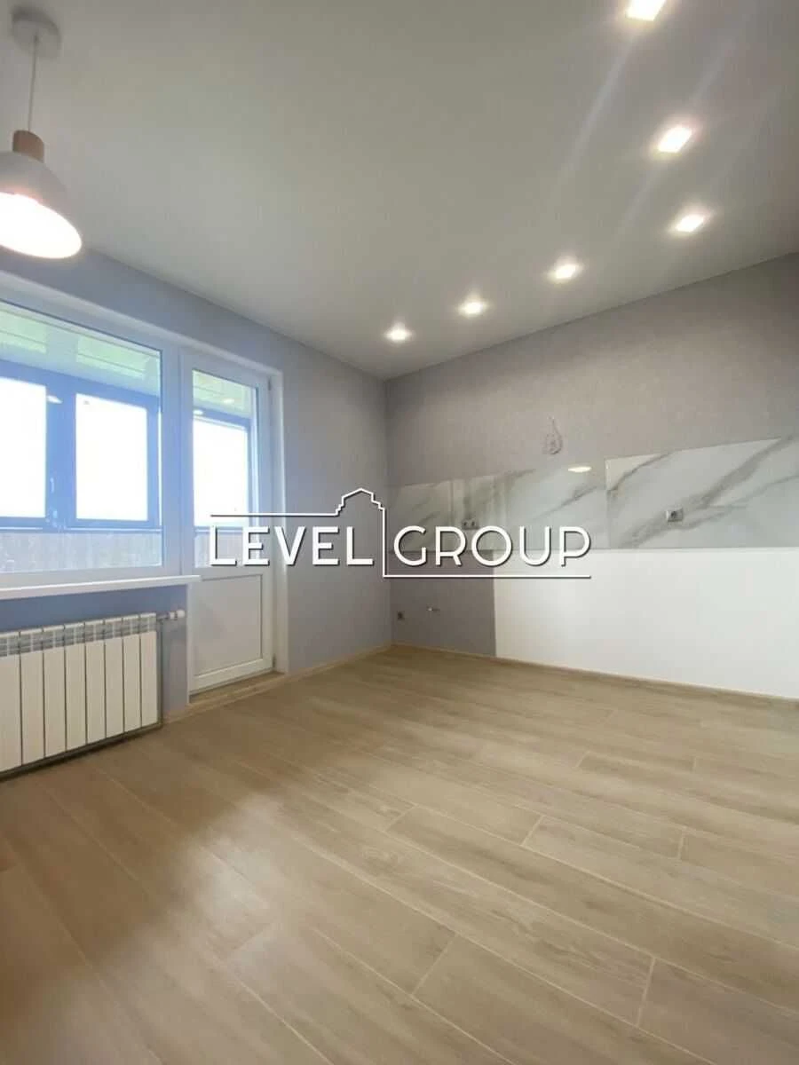 For Sale 2-bedroom apartment 66 sq m, Maximovich Street (O)