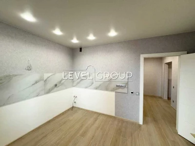 For Sale 2-bedroom apartment 66 sq m, Maximovich Street (O)