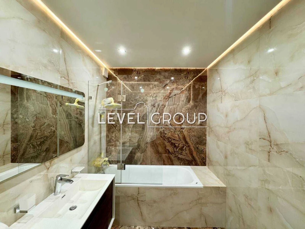 For Sale 2-bedroom apartment 66 sq m, Maximovich Street (O)