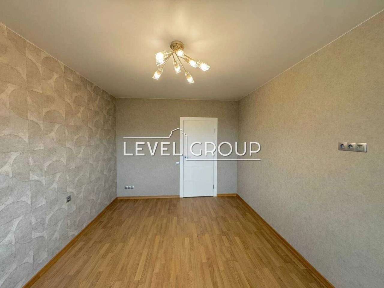 For Sale 2-bedroom apartment 66 sq m, Maximovich Street (O)