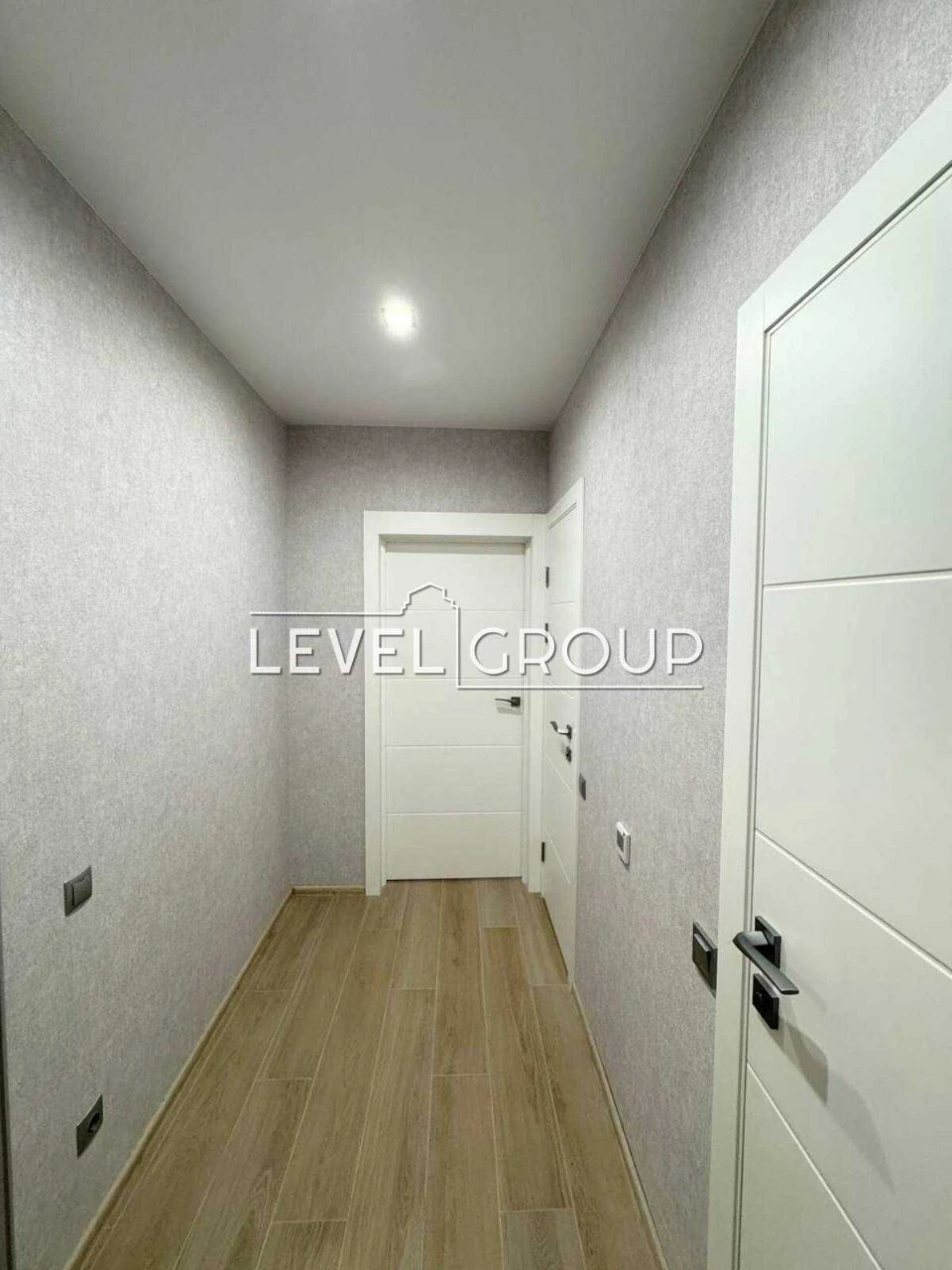 For Sale 2-bedroom apartment 66 sq m, Maximovich Street (O)