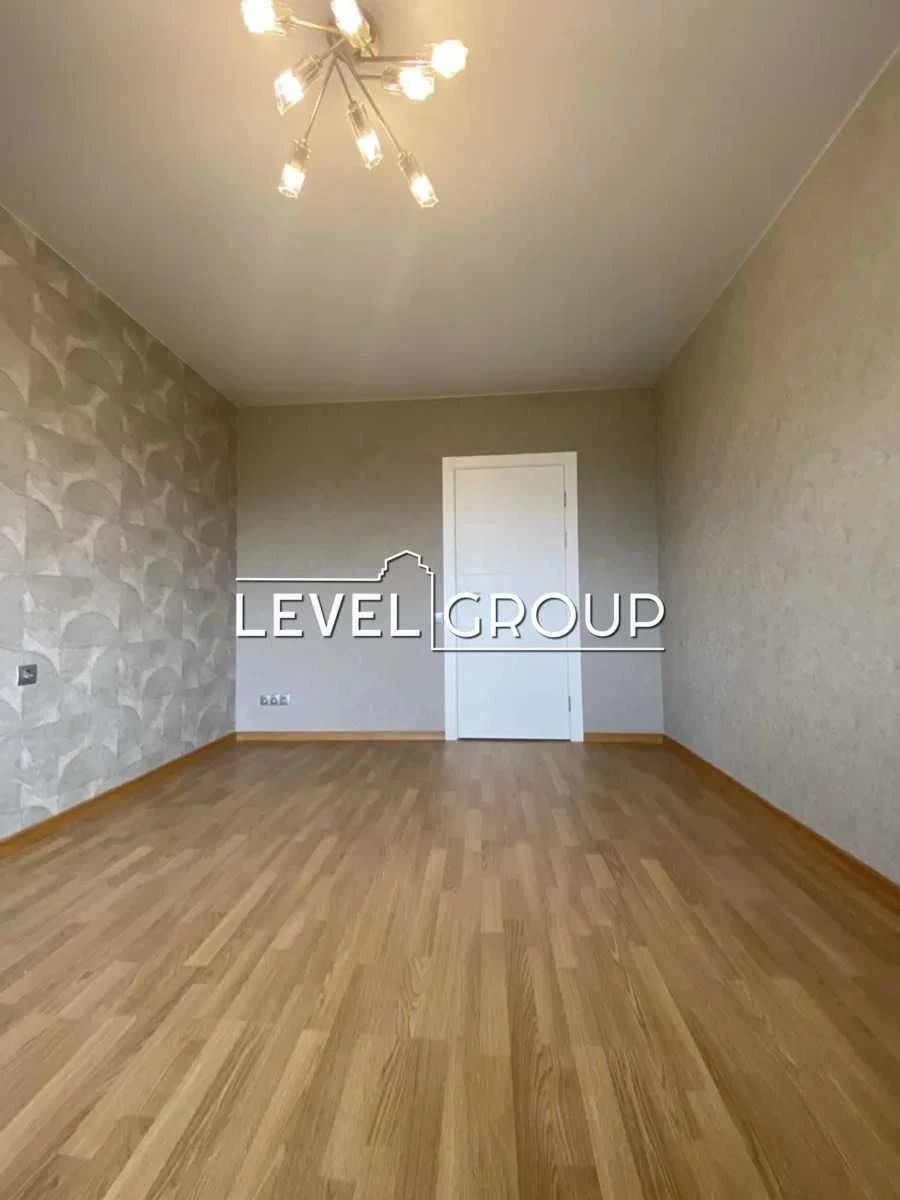 For Sale 2-bedroom apartment 66 sq m, Maximovich Street (O)