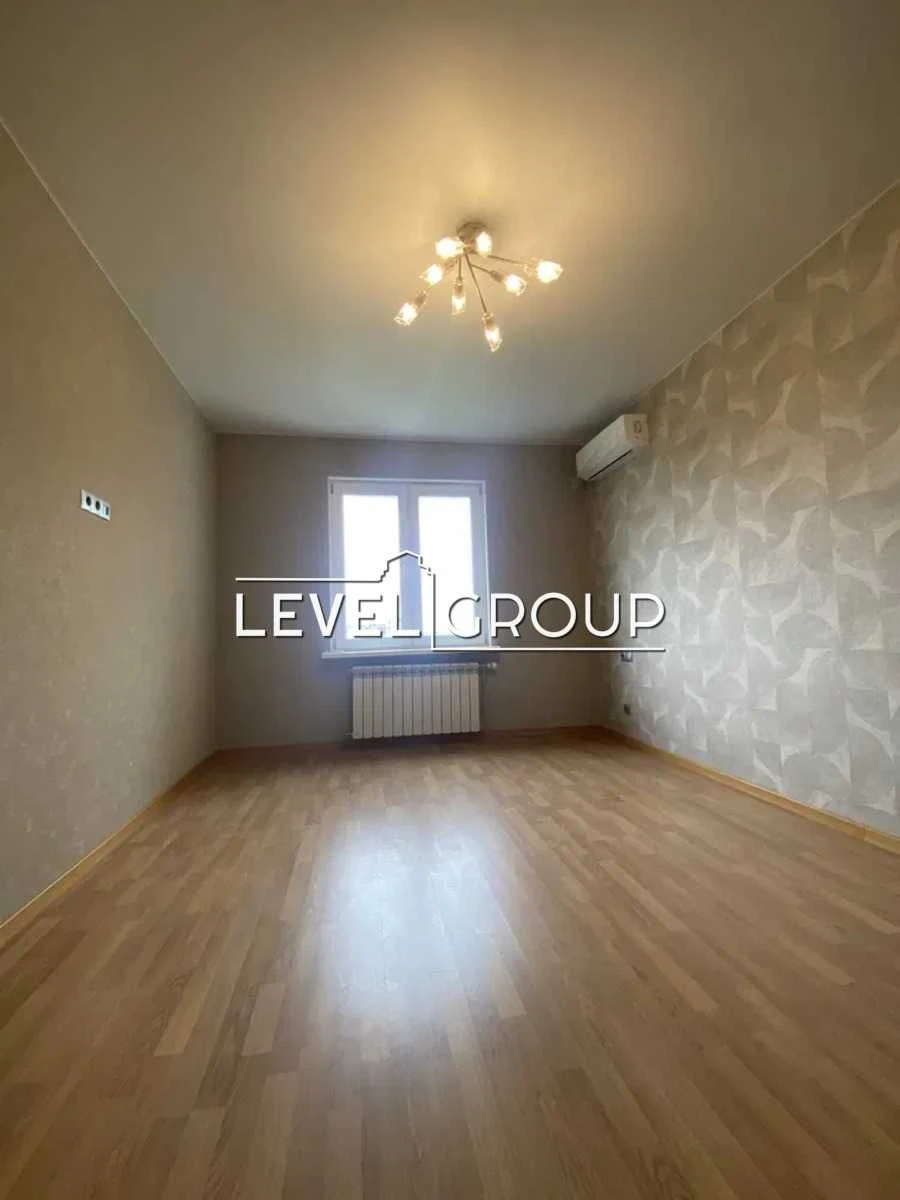 For Sale 2-bedroom apartment 66 sq m, Maximovich Street (O)