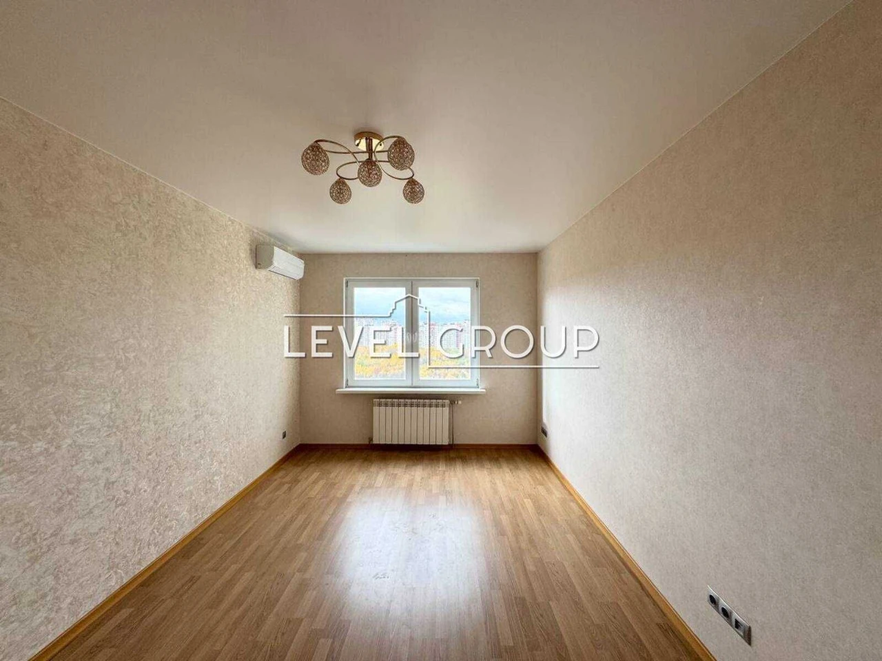 For Sale 2-bedroom apartment 66 sq m, Maximovich Street (O)