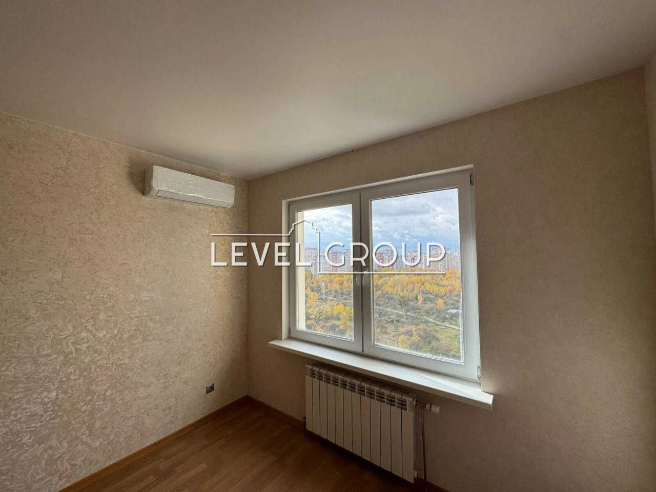 For Sale 2-bedroom apartment 66 sq m, Maximovich Street (O)