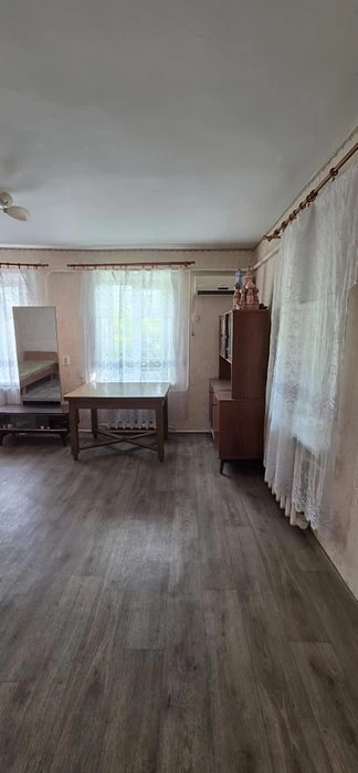 I will sell a solid house of 57 m² in Lenposelka - 6 acres, quiet area