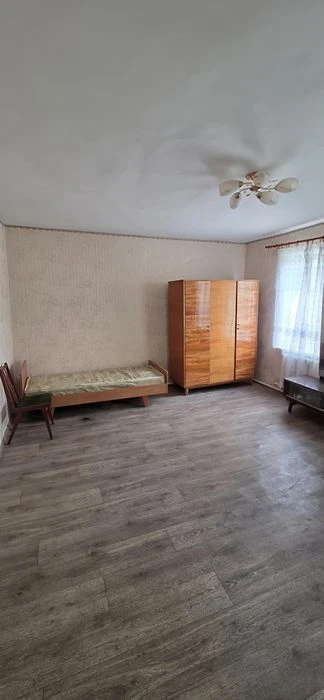 I will sell a solid house of 57 m² in Lenposelka - 6 acres, quiet area