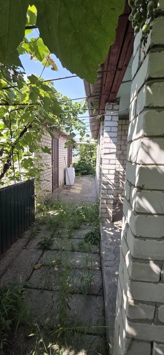 I will sell a solid house of 57 m² in Lenposelka - 6 acres, quiet area