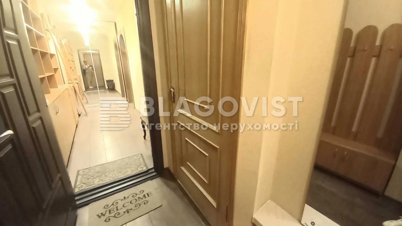 Sale of a 2-room apartment at Chornovola 8, near the Vokzal metro station, Brest Street