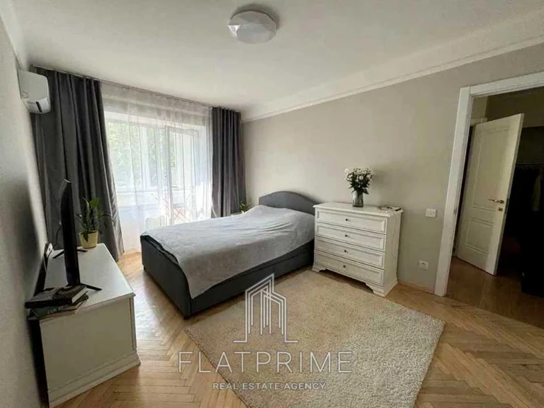Apartment. Litvinenko-Volgemut, Litvinenko-Volgemut st.