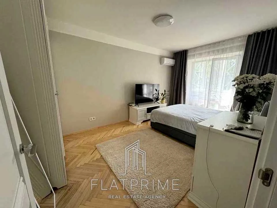 Apartment. Litvinenko-Volgemut, Litvinenko-Volgemut st.
