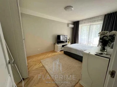 Apartment. Litvinenko-Volgemut, Litvinenko-Volgemut st.
