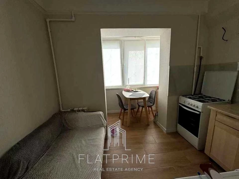 Apartment. Litvinenko-Volgemut, Litvinenko-Volgemut st.