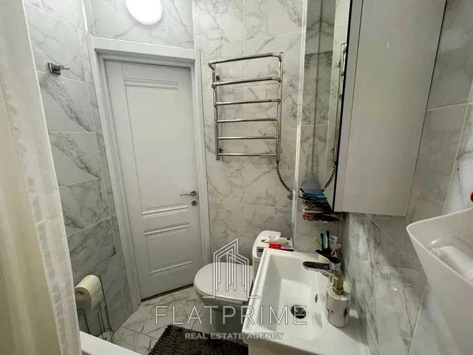 Apartment. Litvinenko-Volgemut, Litvinenko-Volgemut st.