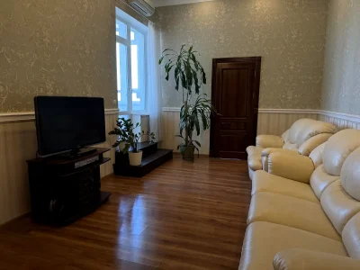 Apartment for Sale: 4-room, 98 sq m, 21/22 floor