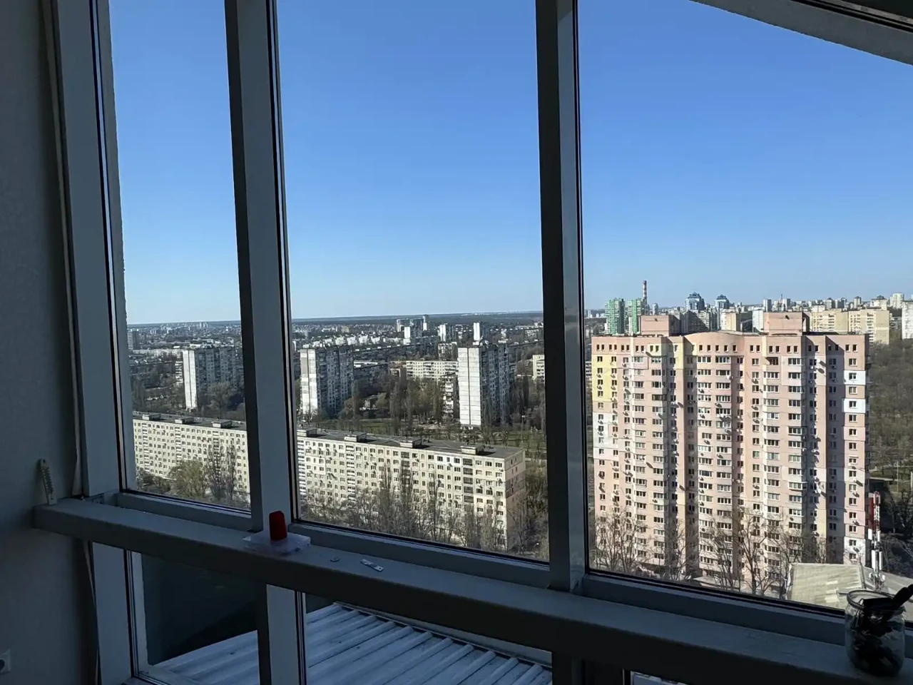 Apartment for Sale: 4-room, 98 sq m, 21/22 floor