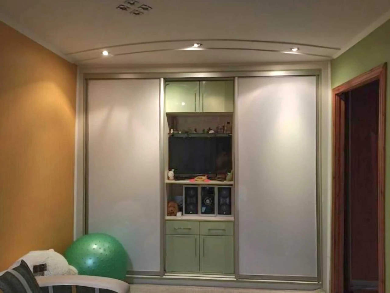 Best Offer! Selling 2-bedroom apartment