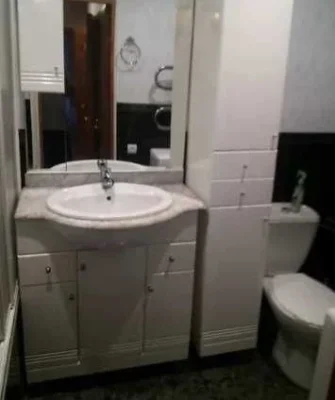 For sale, a lovely 2-bedroom apartment in Molely.