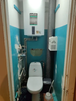 Selling my 4-room apartment on пр. Центральний.