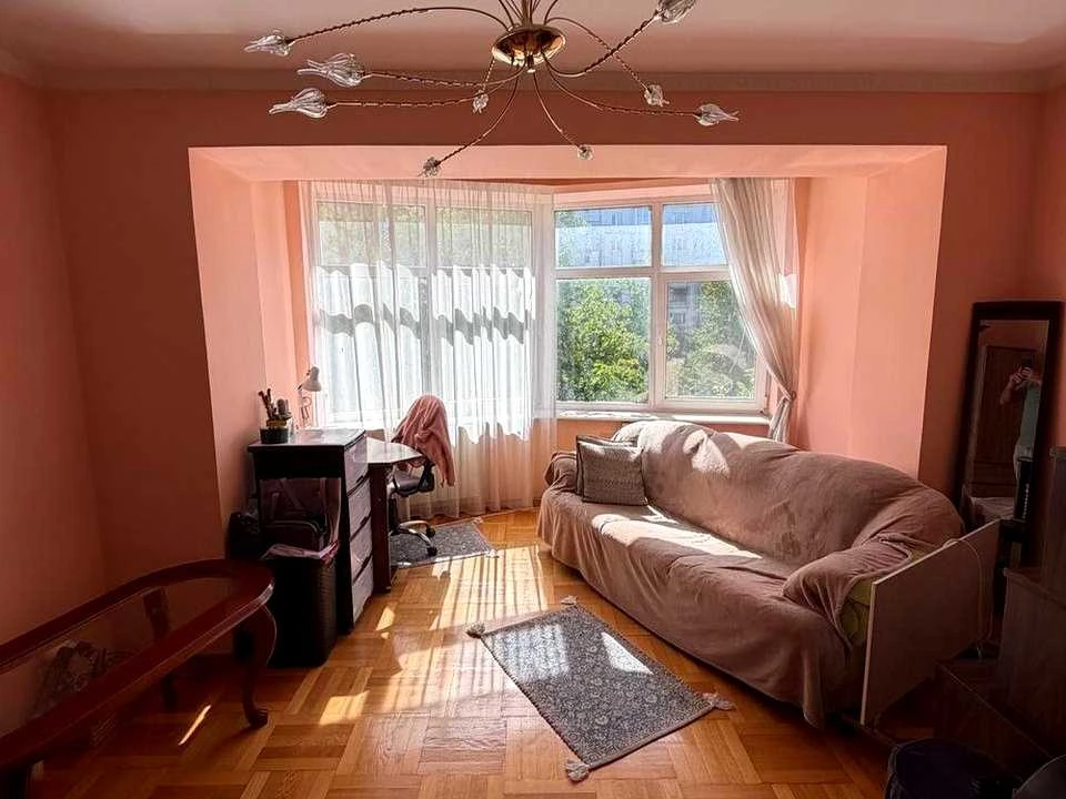 Apartment. Eugene Yarshynska Street, Lviv