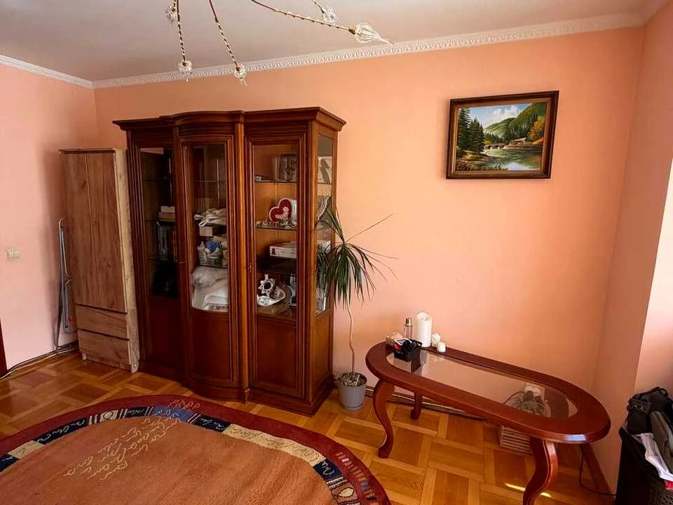 Apartment. Eugene Yarshynska Street, Lviv