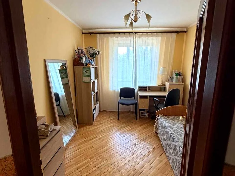 Apartment. Eugene Yarshynska Street, Lviv