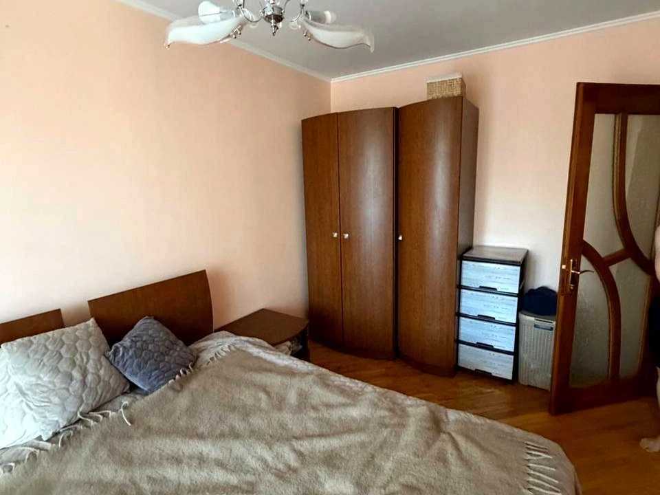 Apartment. Eugene Yarshynska Street, Lviv